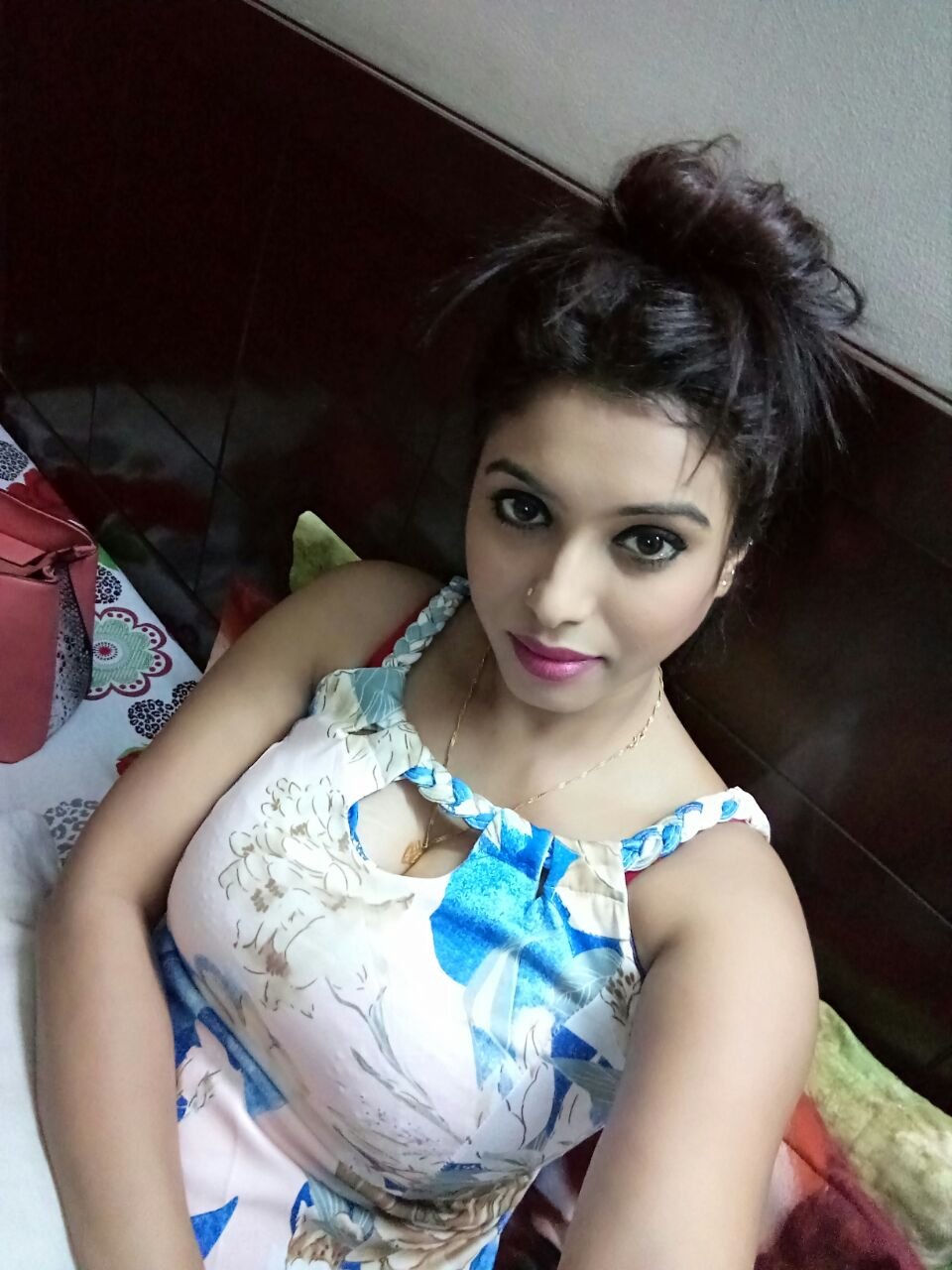 Mumbai Home and Hotel service genuine girls and low price and high profile